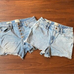 Bundle of Two Pairs of Universal Thread Cut Off Jean Shorts Size 8 / 29